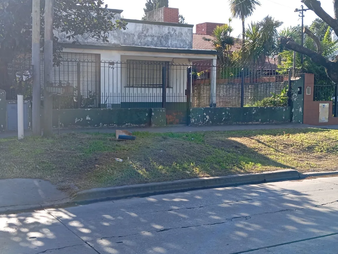 Casa en venta en Burzaco, foto 2