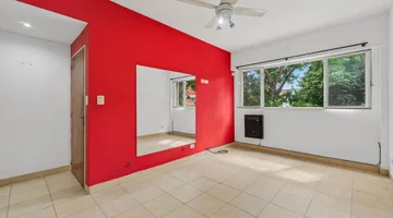 PH 2 amb. refaccionado en Agronomia.