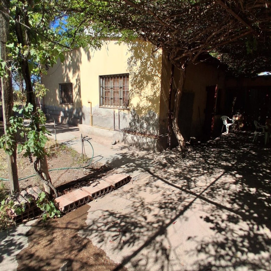 CASA MIXTA 140M2 EN TERRENO 2.810M2