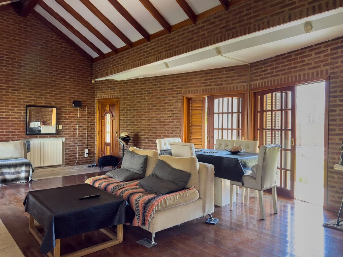 Casa en venta en Manuel B. Gonnet, foto 2