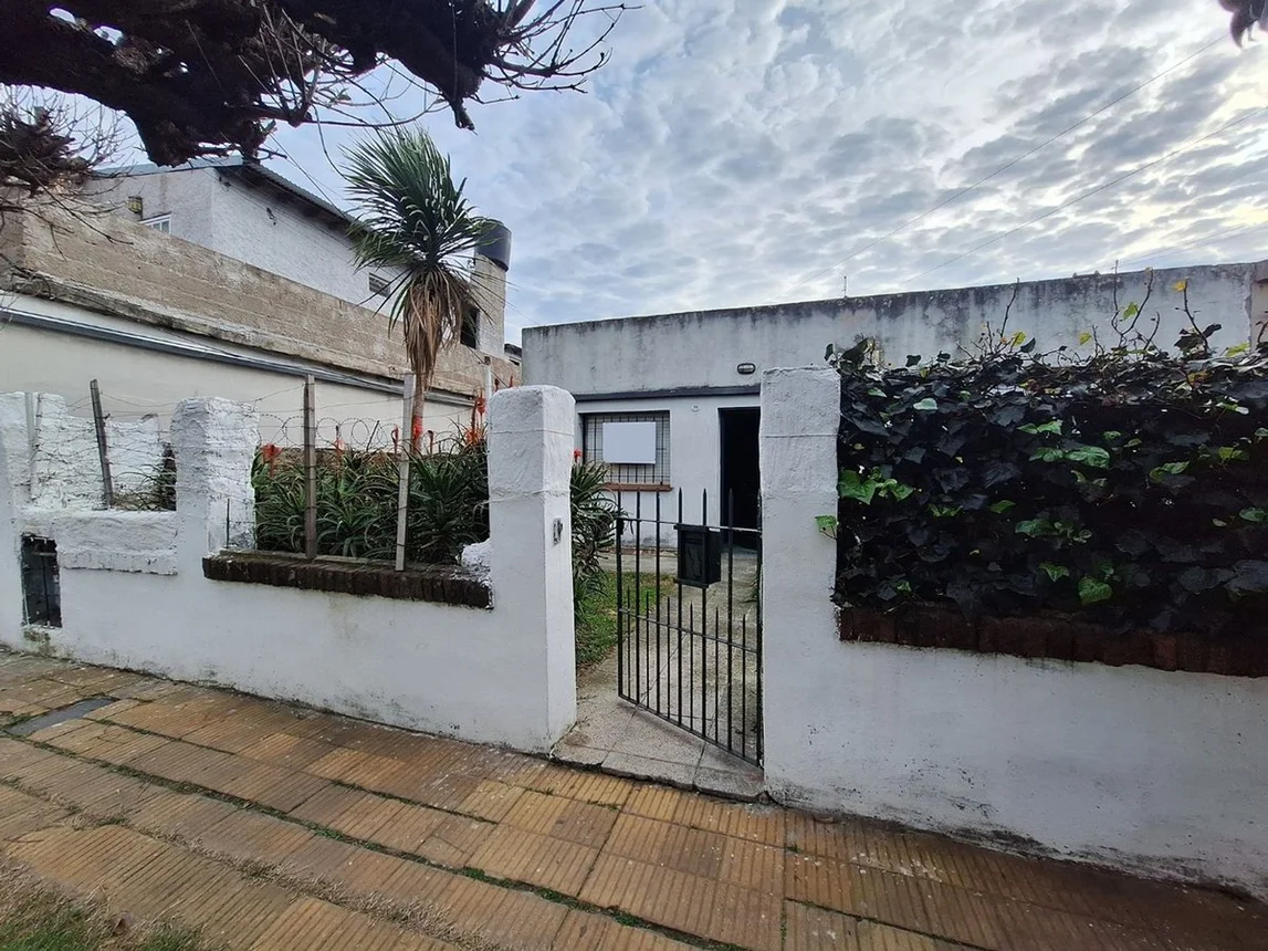 Casa en venta en Castelar, foto 2