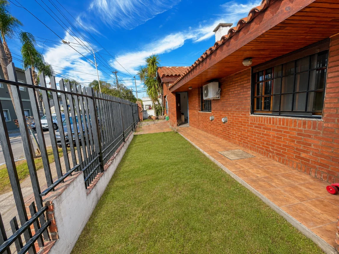 Casa en venta en Ramos Mejía, foto 2