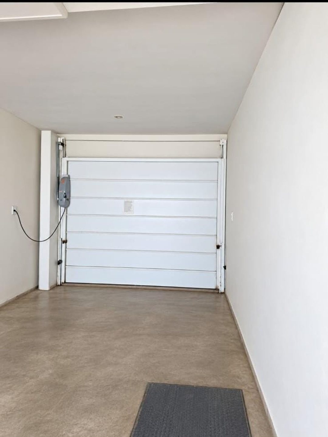 Venta de cocheras en pleno centro de Esperanza