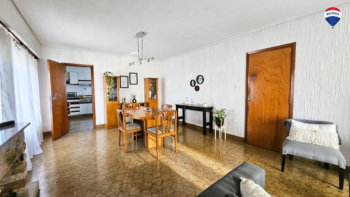 VENTA MULTIFAMILIAR 3 CASAS DE 3 AMB C/U BERNAL O.