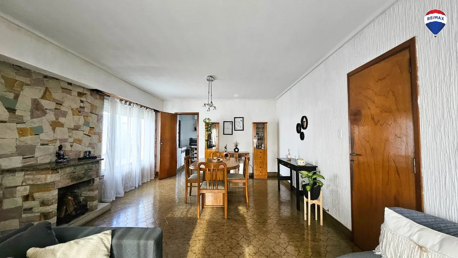 Casa tríplex de 3 ambientes en venta en Bernal Oeste, Comandante Franco 1200, foto 2