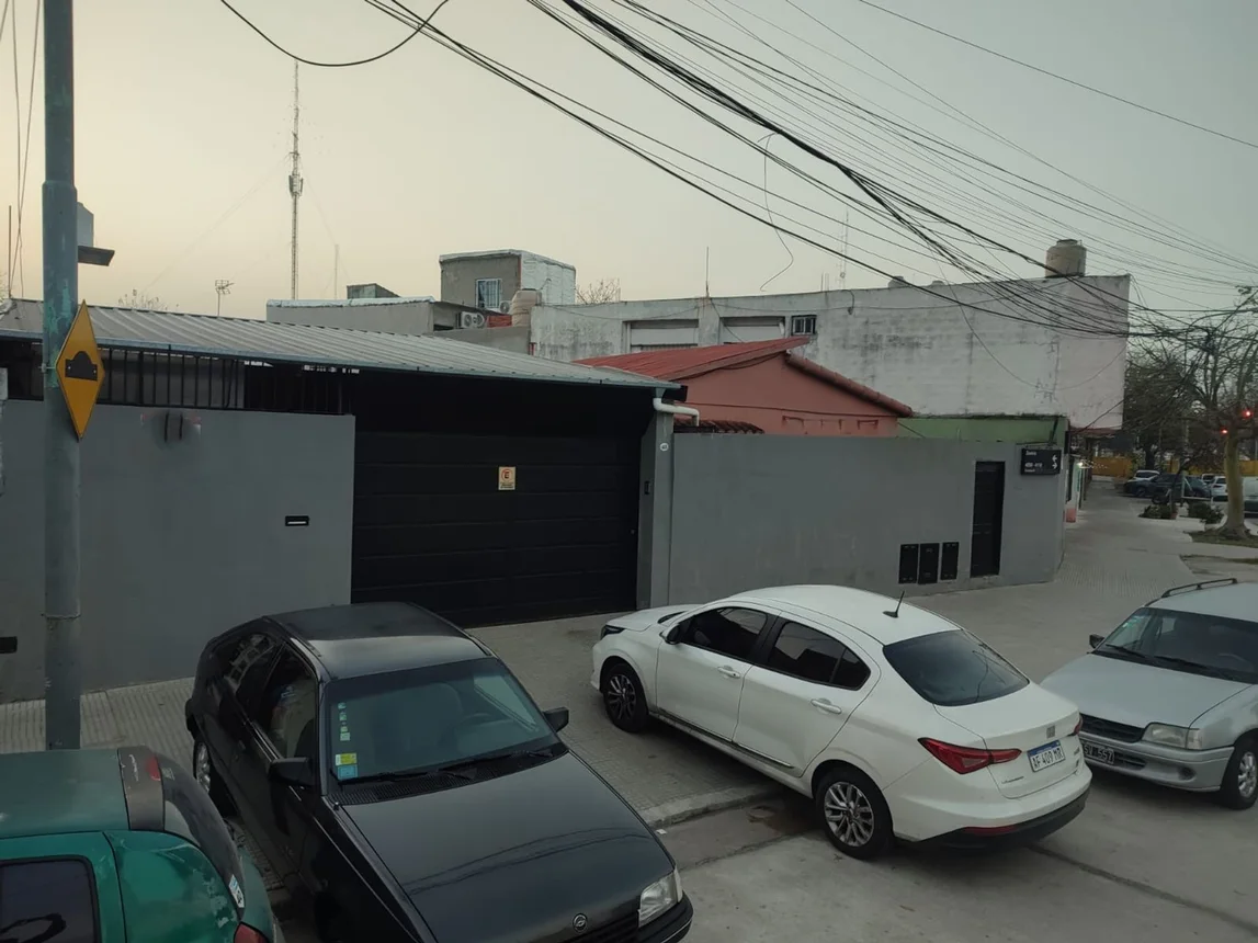 Casa de 10 ambientes en venta en Floresta, Zuviría 4100