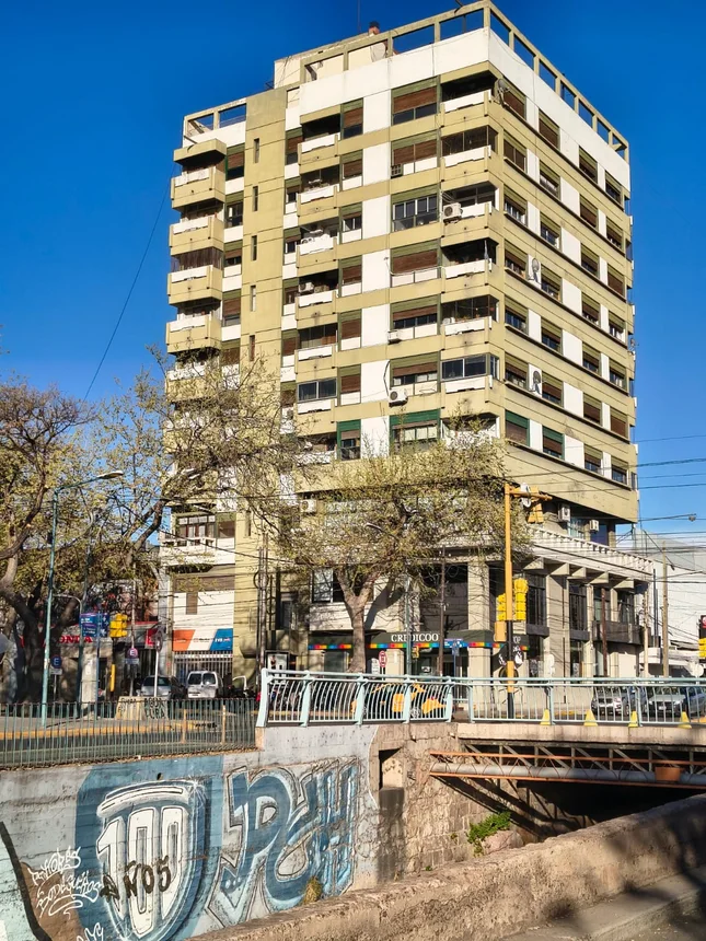 Departamento de 6 ambientes en venta en Godoy Cruz, Avenida San Martín 100