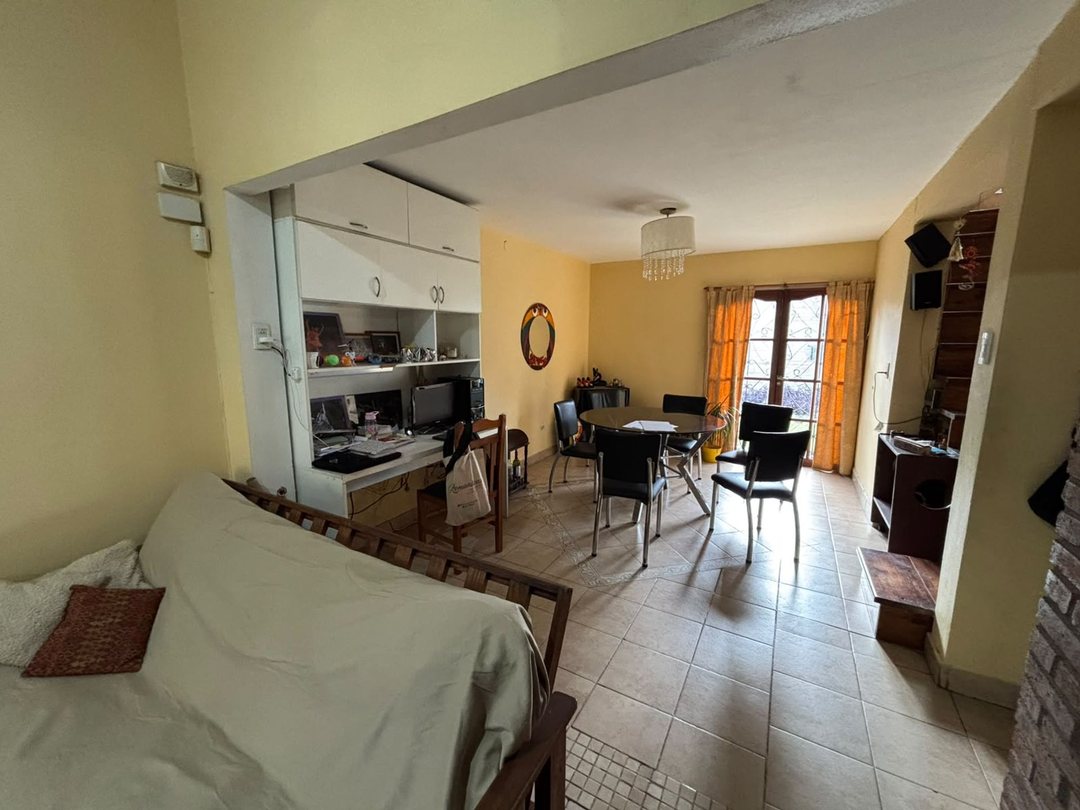 VENTA CASA 3 DORMITORIOS EN BARRIO MATIENZO