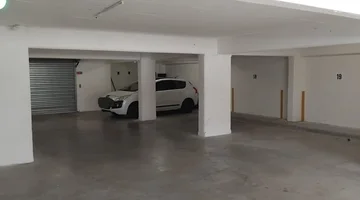 Cochera en Edificio Pilay calle Francia 2009