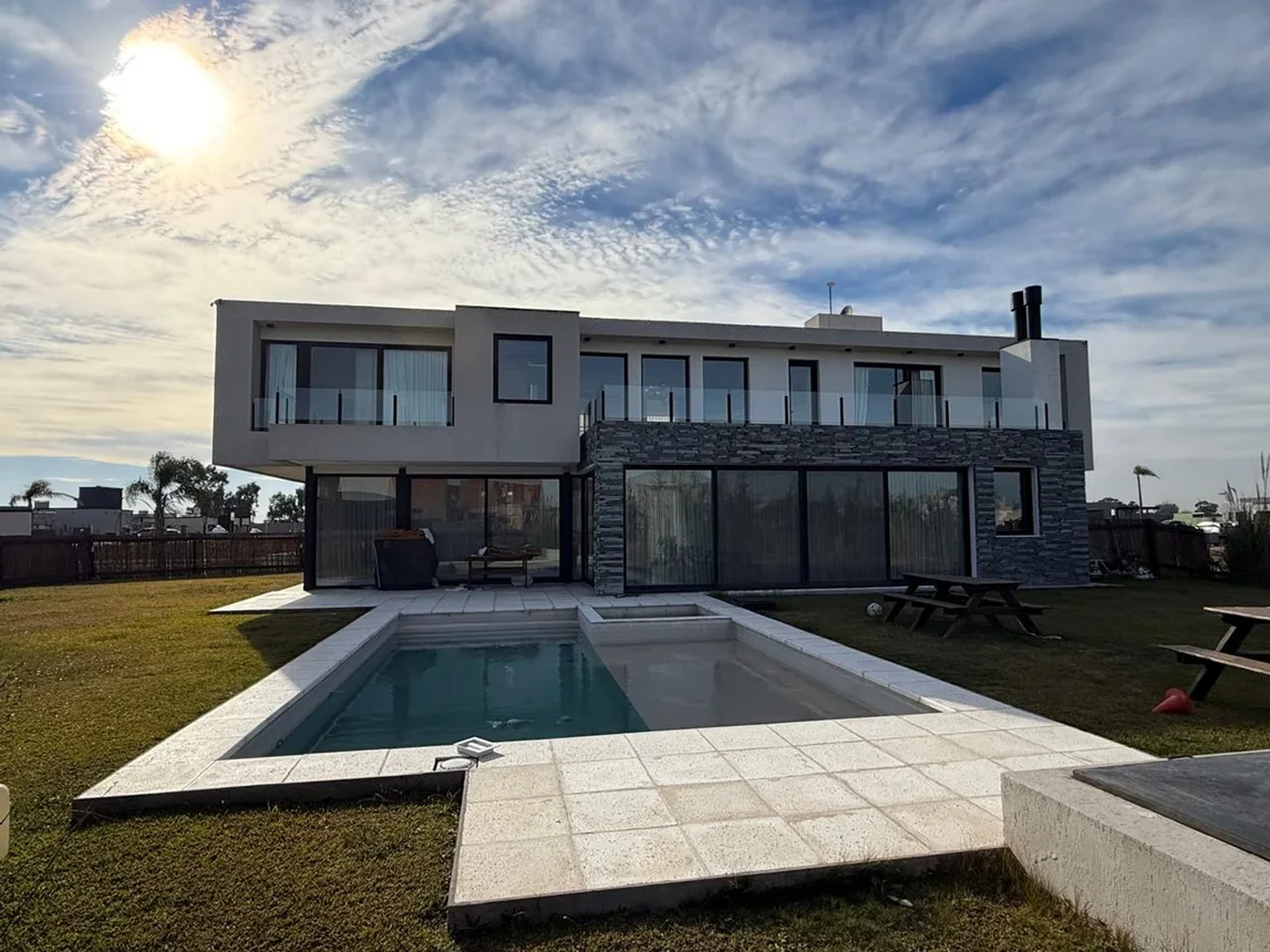 Casa en venta en Canning