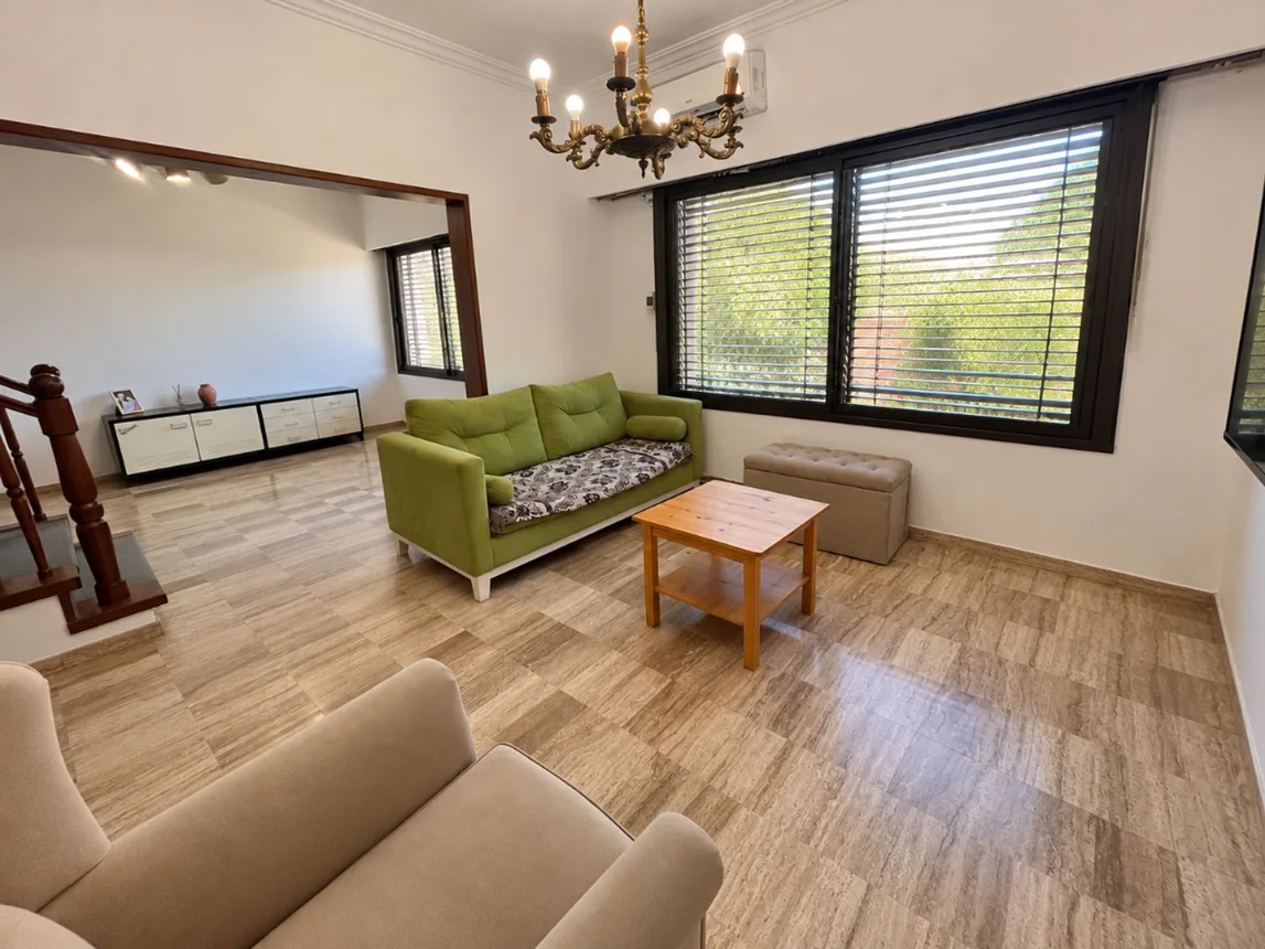 Casa de 5 ambientes en venta en Morón, Conceja Horacio Julián 400