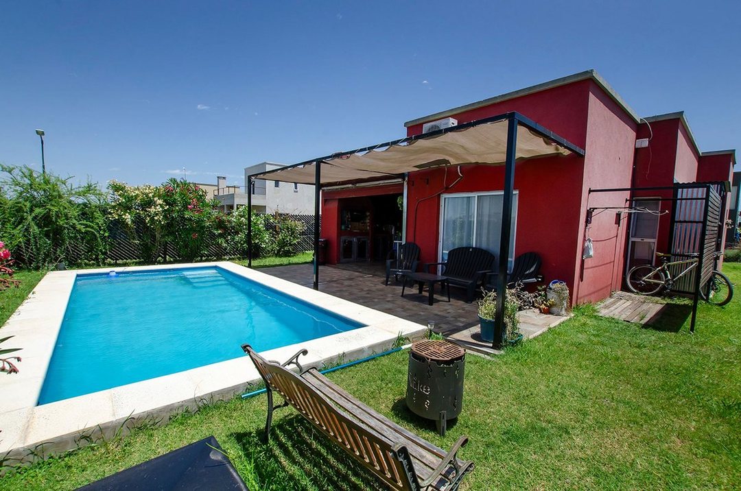 CASA EN VENTA LAGUNA AZUL EZEIZA 4 AMBIENTES