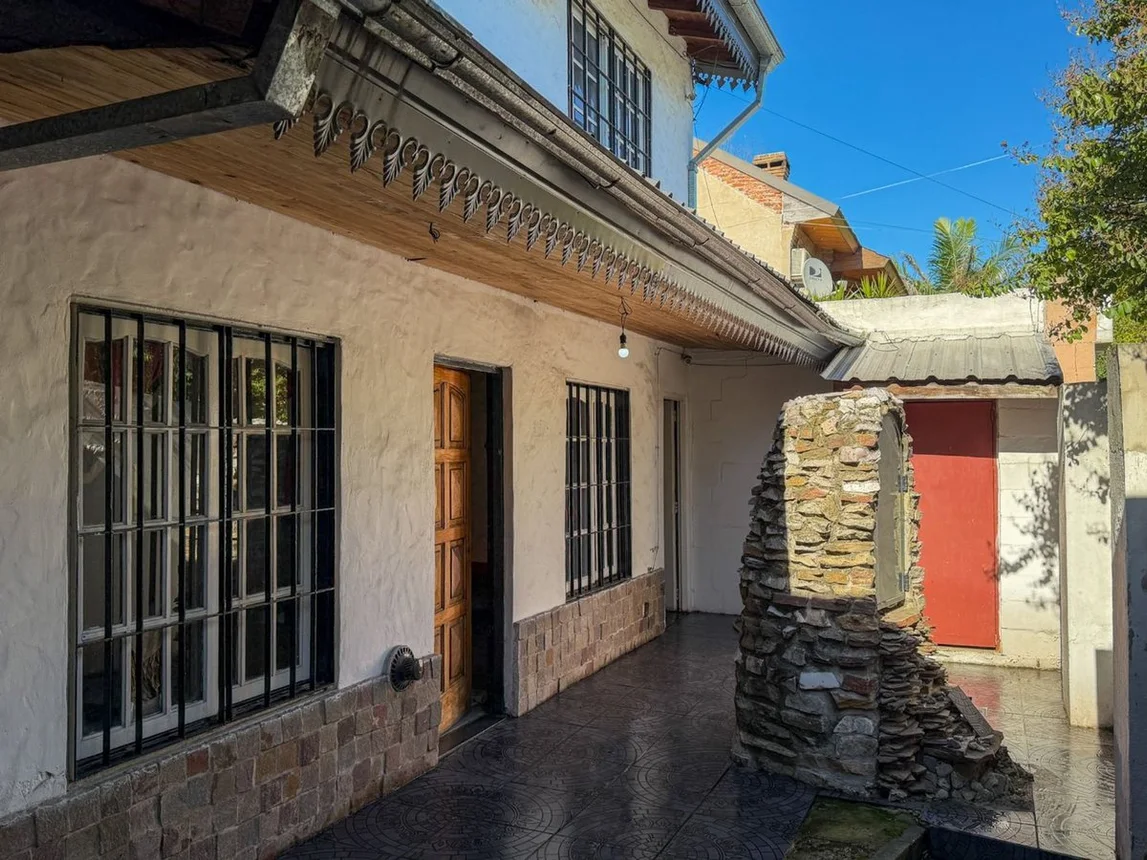 Venta casa 5 ambientes cochera quincho apcredito, foto 4