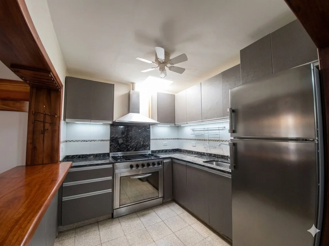 PH de 6 ambientes en venta en Lomas del Mirador, Cavia 700, foto 4