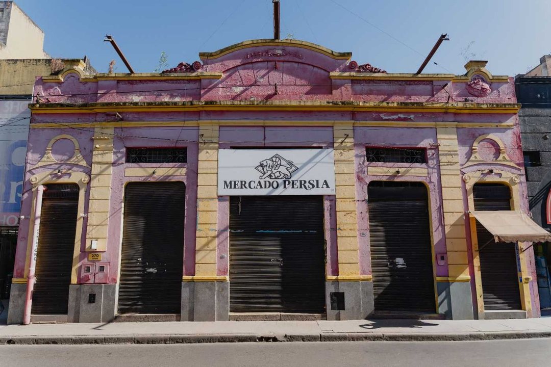 ALQUILER PERSIA MEGA LOCAL SALIDA A TRES CALLES