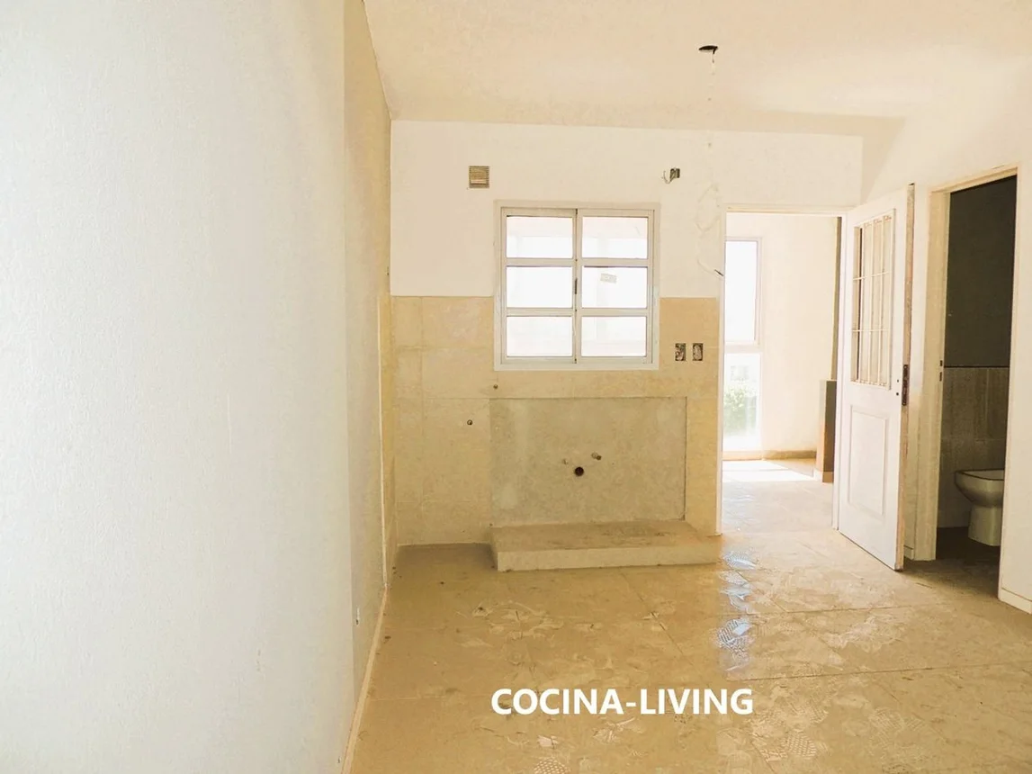 Dúplex de 3 ambientes en venta en Lomas del Mirador, Larrea 3000, foto 3