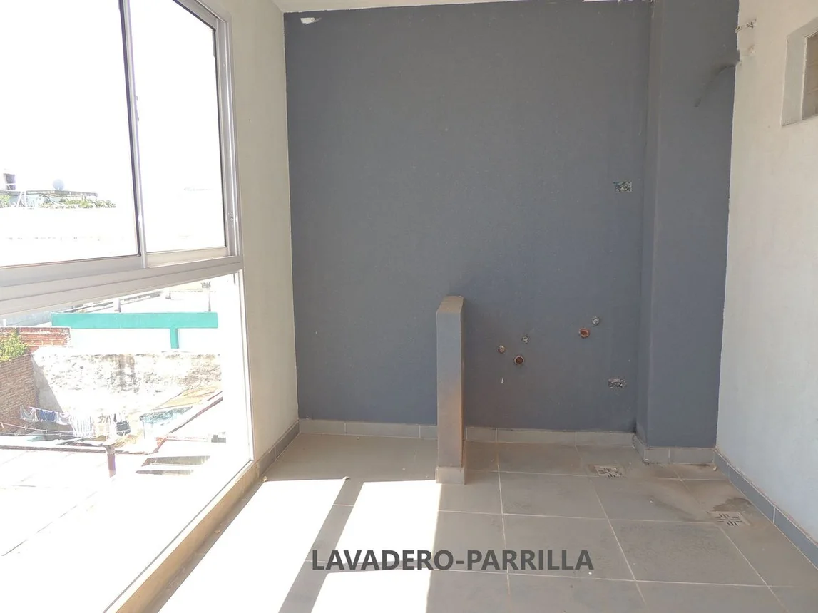 Dúplex de 3 ambientes en venta en Lomas del Mirador, Larrea 3000, foto 4