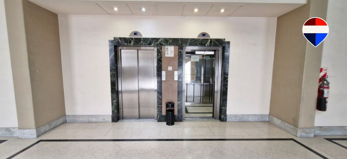 Foto 5 — VENTA OFICINA USO COMERCIAL APTO PROFESIONAL