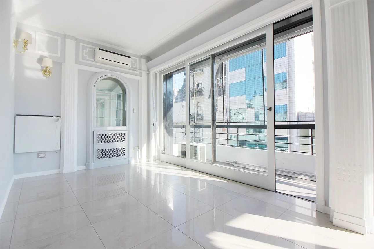 Departamento de 6 ambientes en venta en San Nicolás, Uruguay 800, foto 2
