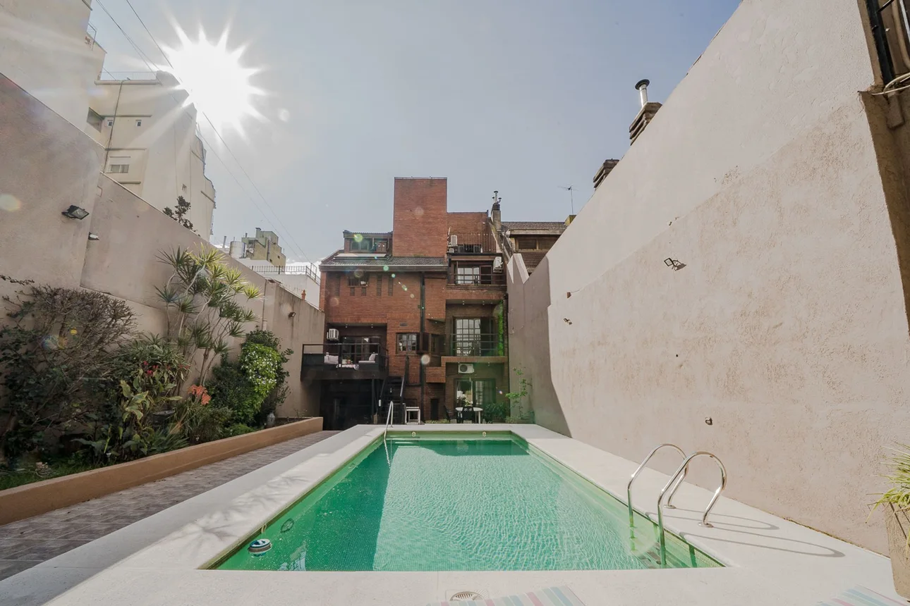 Casa de 8 ambientes en venta en Villa del Parque, Marcos Sastre 3300