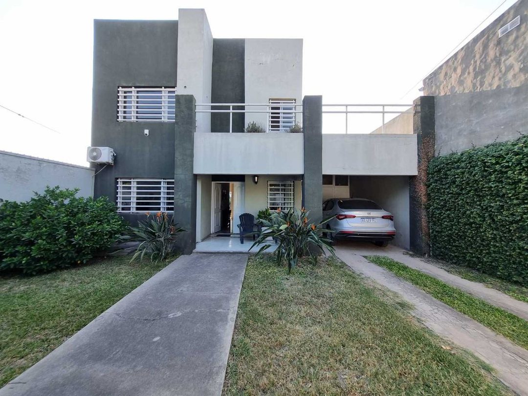 Casa en venta – Roca 3132 Barrio Obligado