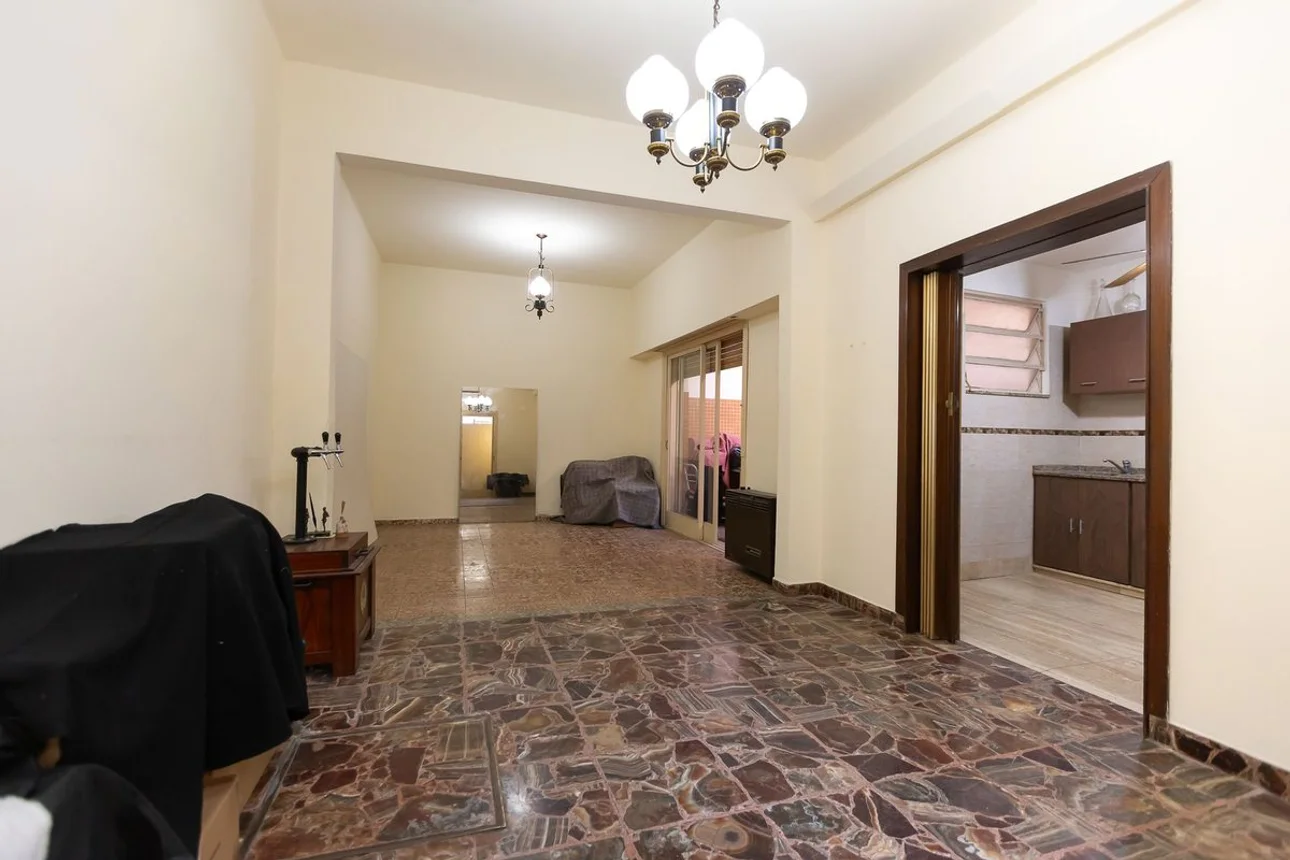 Casa de 5 ambientes en venta en Nueva Pompeya, Ventura de la Vega 3700