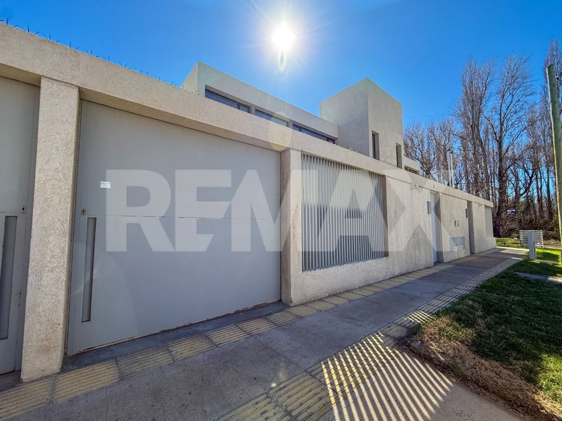 Casa dúplex en venta en Neuquén, foto 2