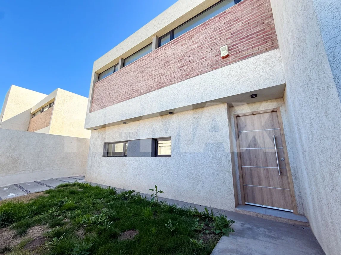 Casa dúplex en venta en Neuquén, foto 3