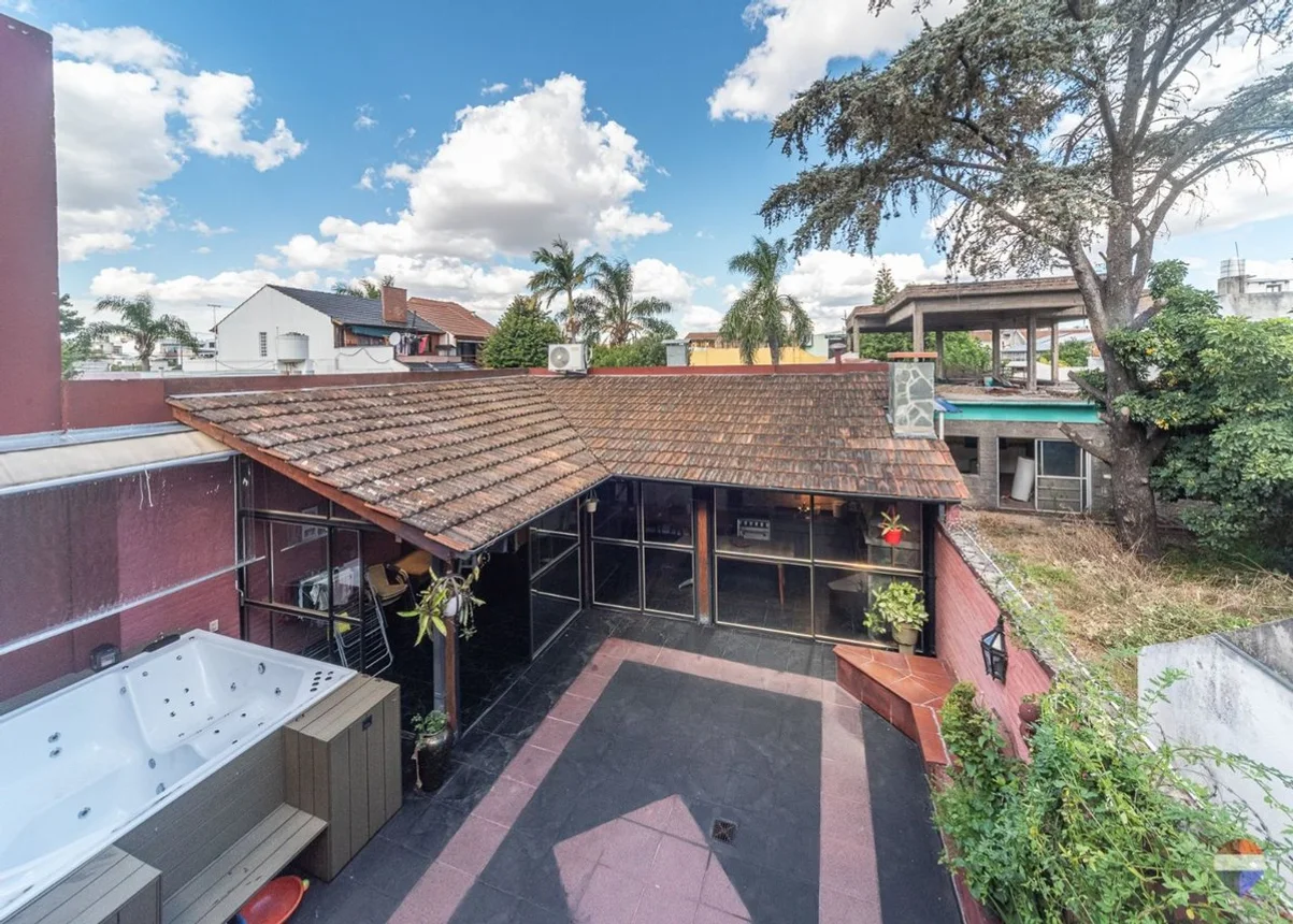 Casa de 6 ambientes en venta en San Andrés, L.n. Alem. 3500, foto 2