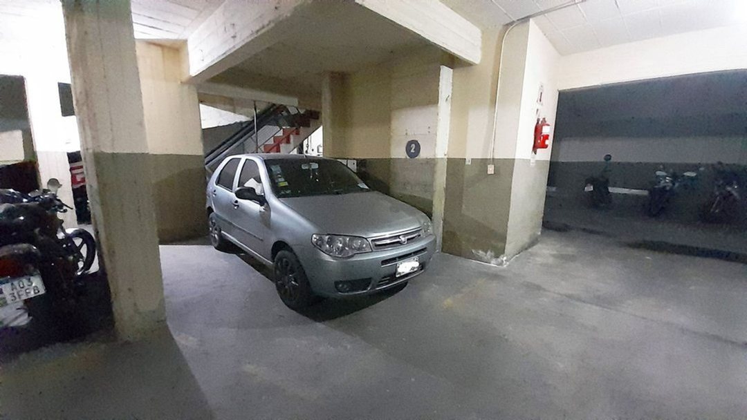 VENTA COCHERA  FIJA CUBIERTA- 13 m² - Abasto