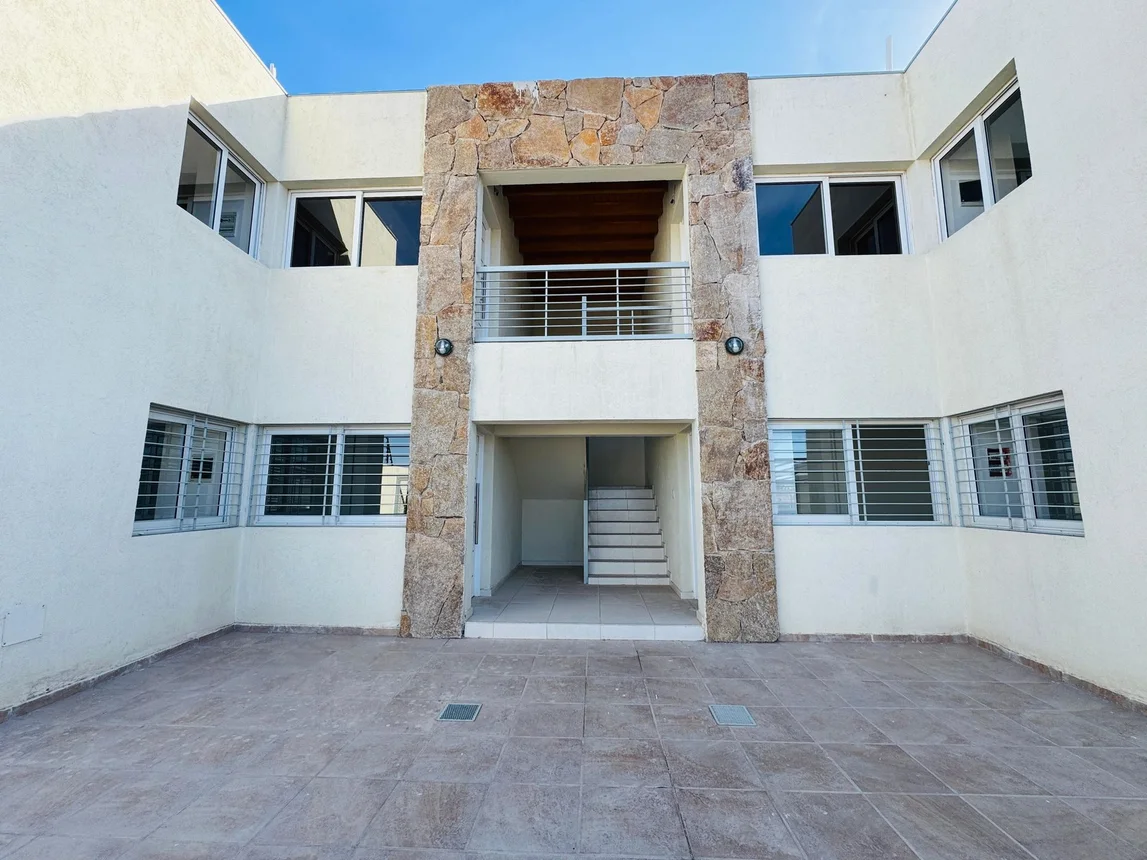 Departamento de 4 ambientes en venta en Luján de Cuyo, Lateral Sur J.j. Paso, Carrodilla 2100, foto 3