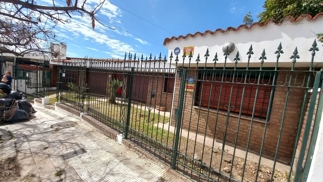 CASA EN BARRIO PARQUE CHACABUCO | APTA CRÉDITO