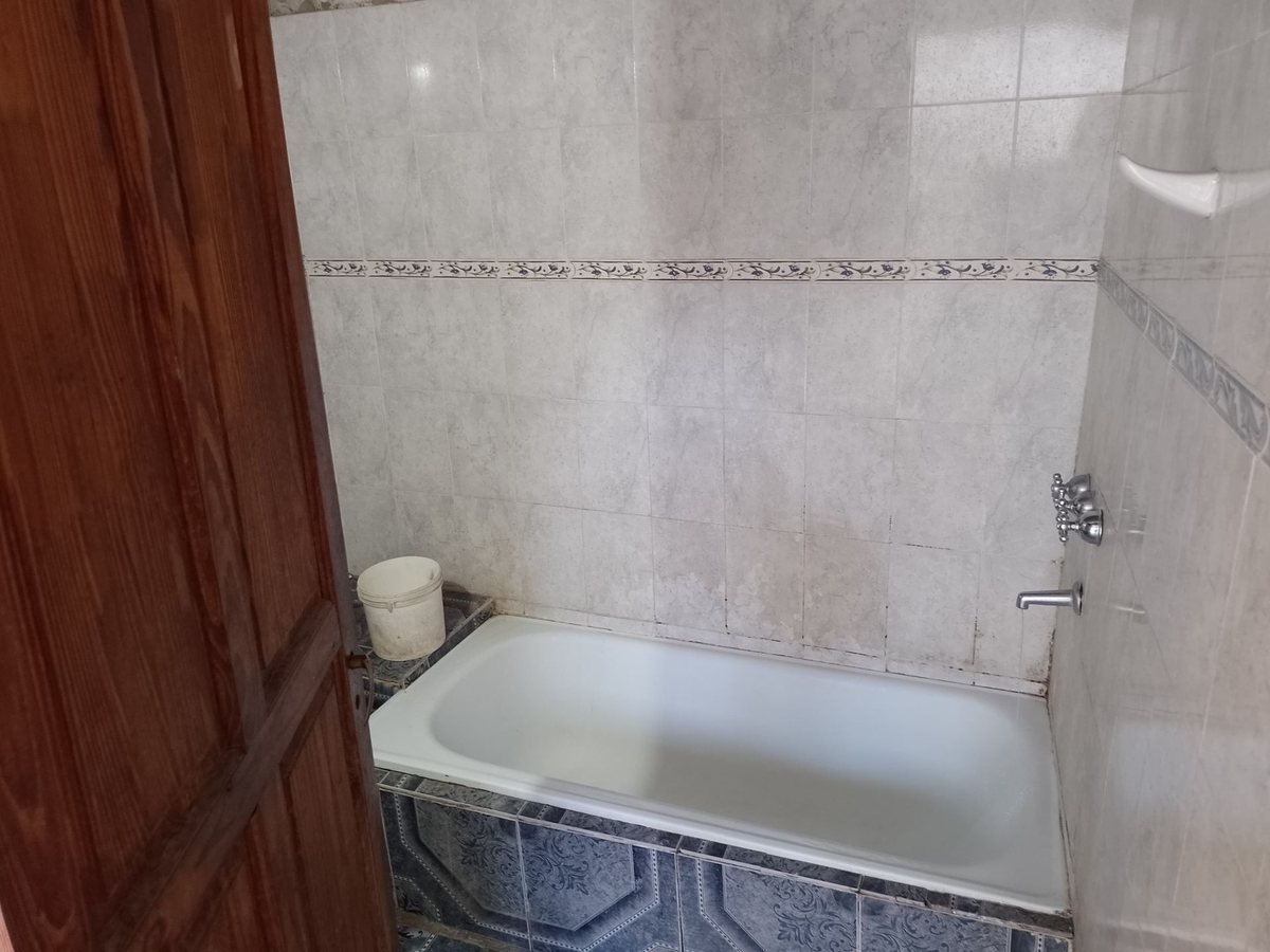 CASA VENTA VILLA ASUNCION ZONA OESTE EN ESQUINA - foto 6