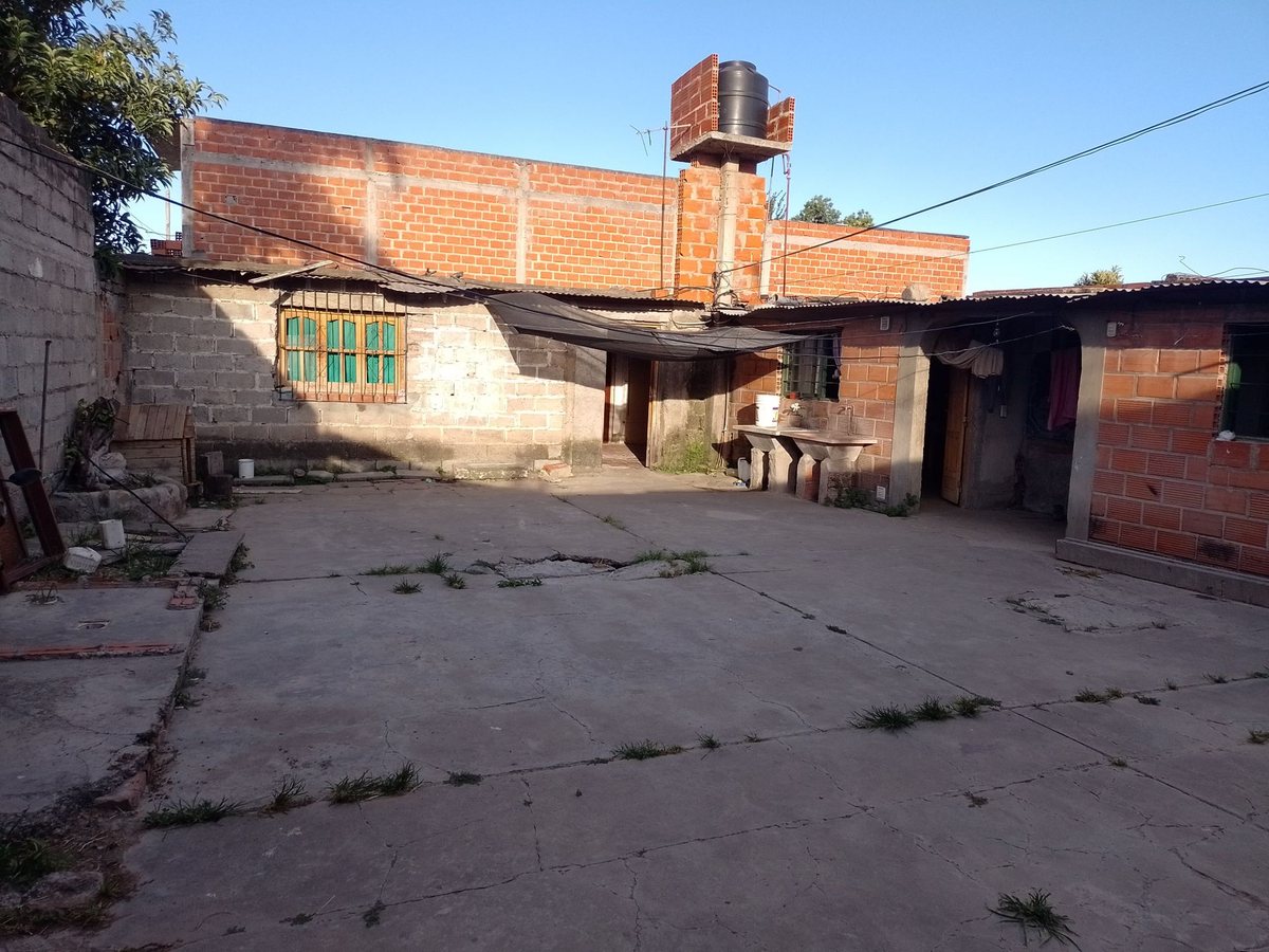 CASA VENTA VILLA ASUNCION ZONA OESTE EN ESQUINA - foto 3