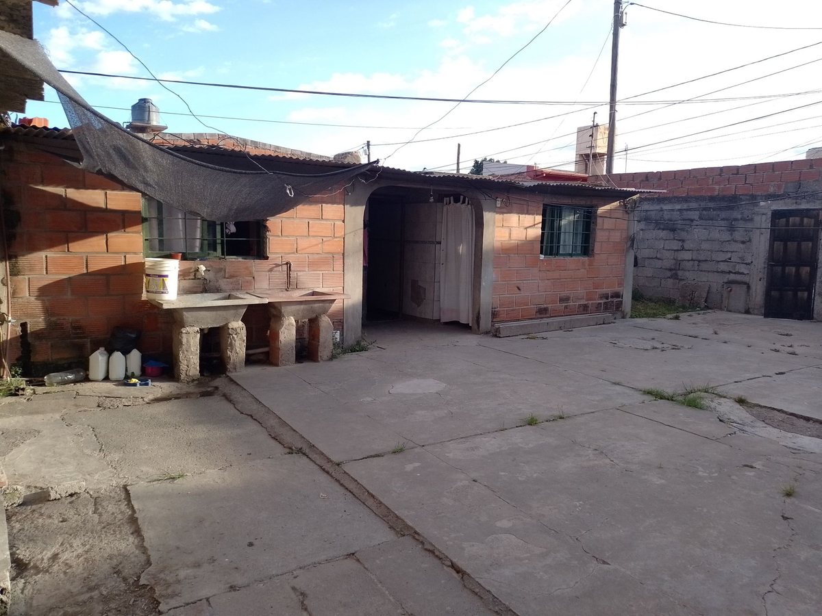 CASA VENTA VILLA ASUNCION ZONA OESTE EN ESQUINA - foto 4