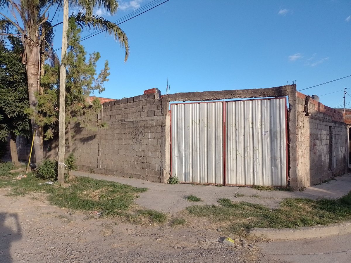 CASA VENTA VILLA ASUNCION ZONA OESTE EN ESQUINA - foto 2