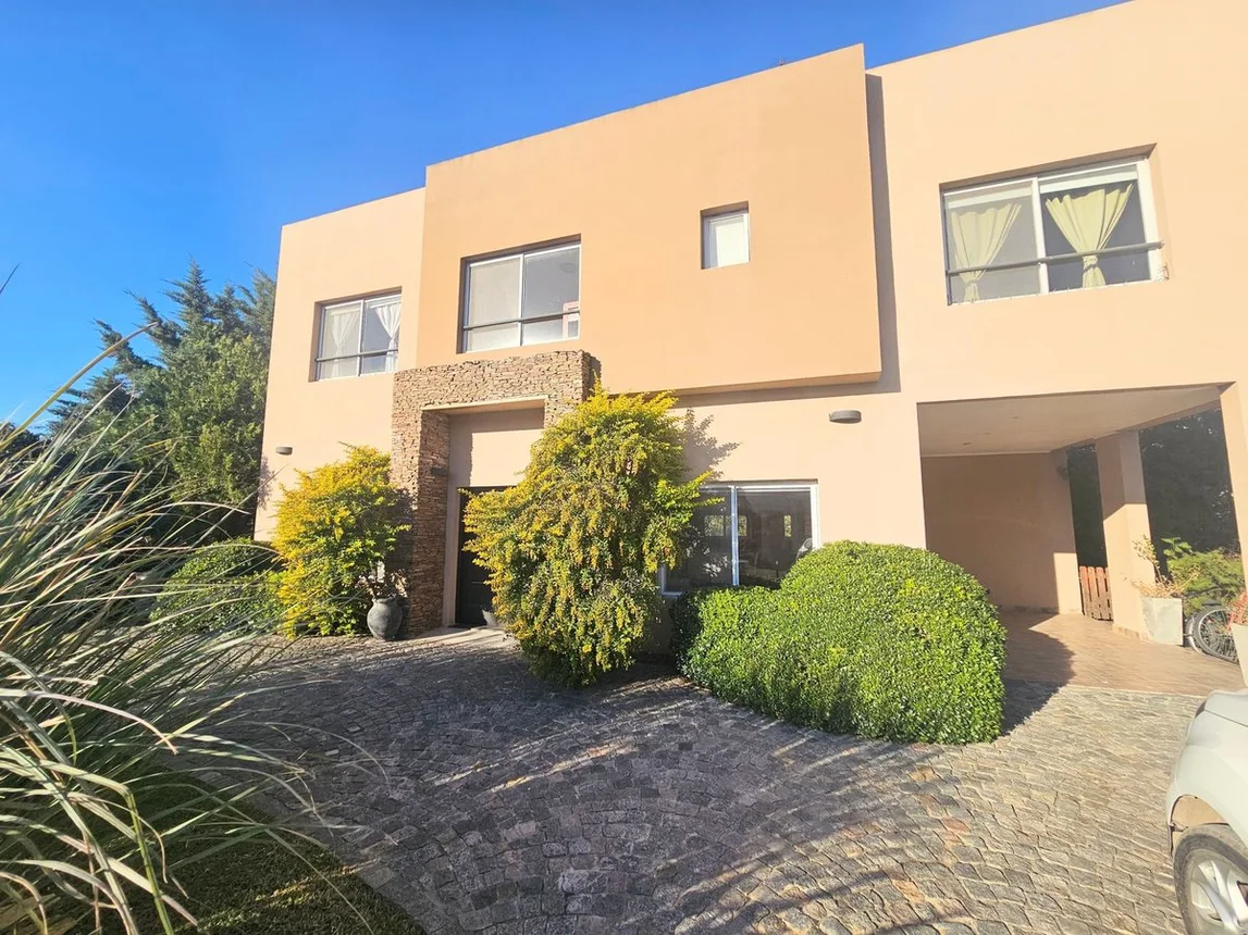 Casa de 5 ambientes en venta en General Rodríguez, Andres Chazarreta 1100, foto 2