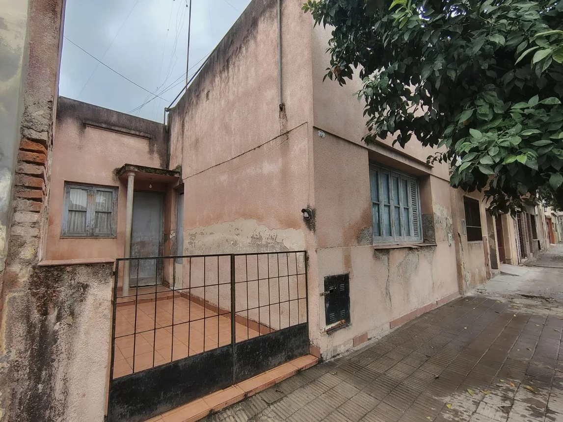 Casa de 4 ambientes en venta en San Miguel de Tucumán, Pasaje Rio de Janeiro 0