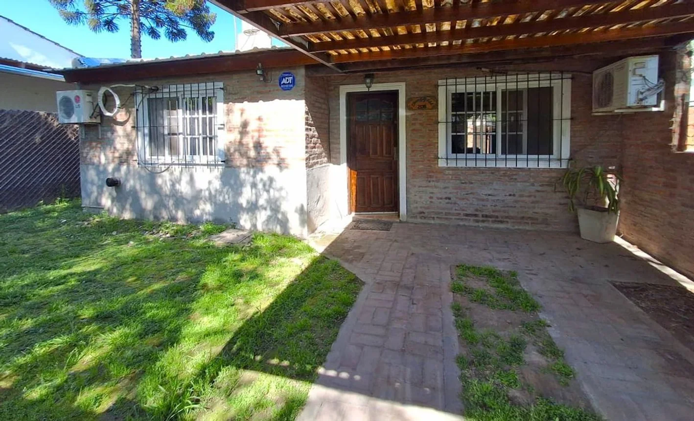 Casa en venta en Manuel Alberti, foto 2