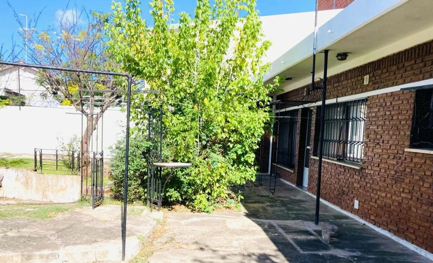 Casa en venta en Berazategui, foto 3