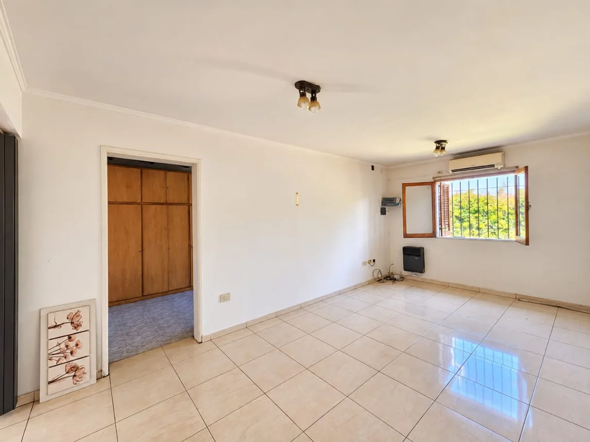 Casa en venta en La Plata, foto 2