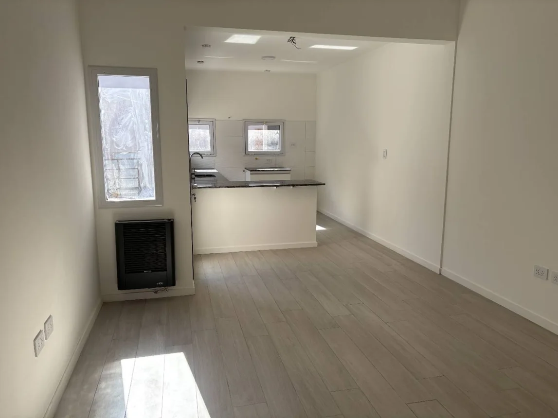 Casa en venta en La Plata, foto 2