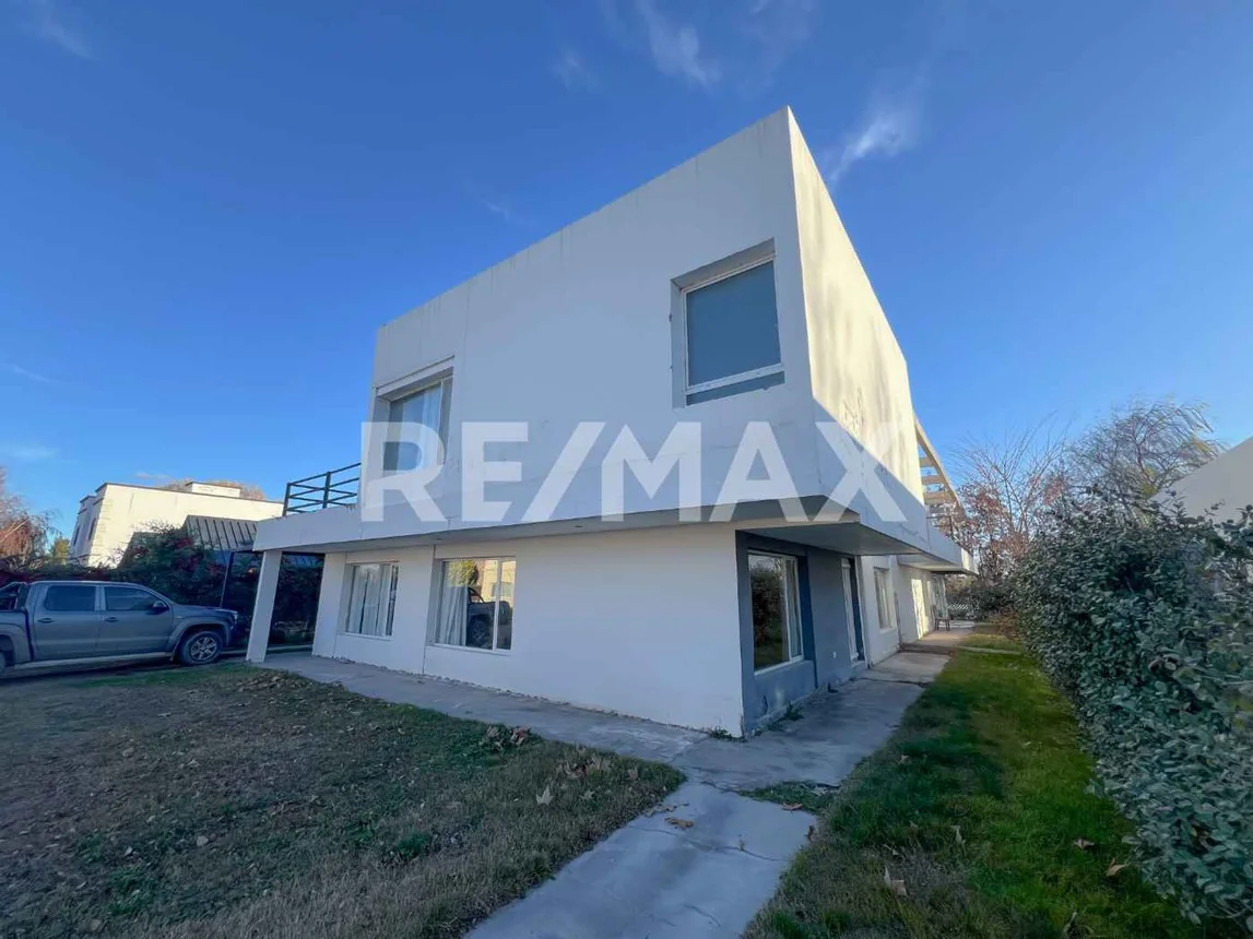Casa en venta en Neuquén, foto 2