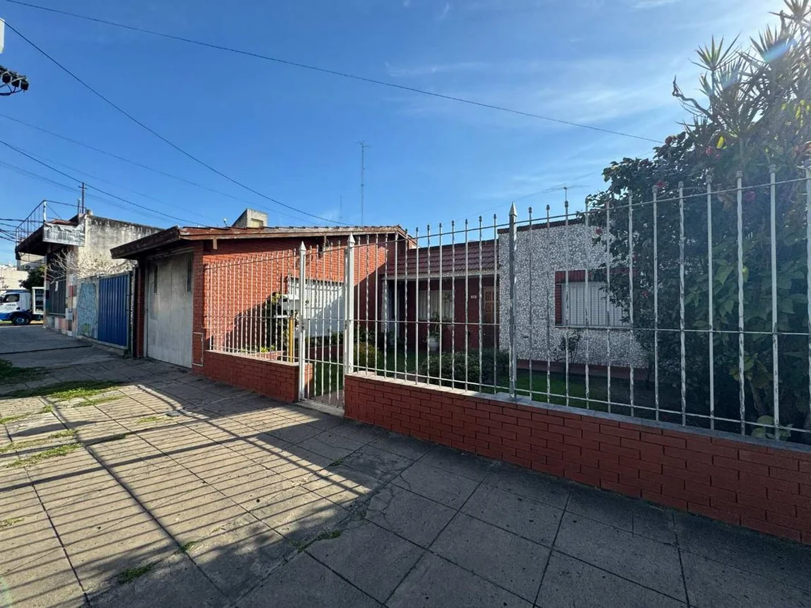 Casa en venta en Isidro Casanova, foto 4