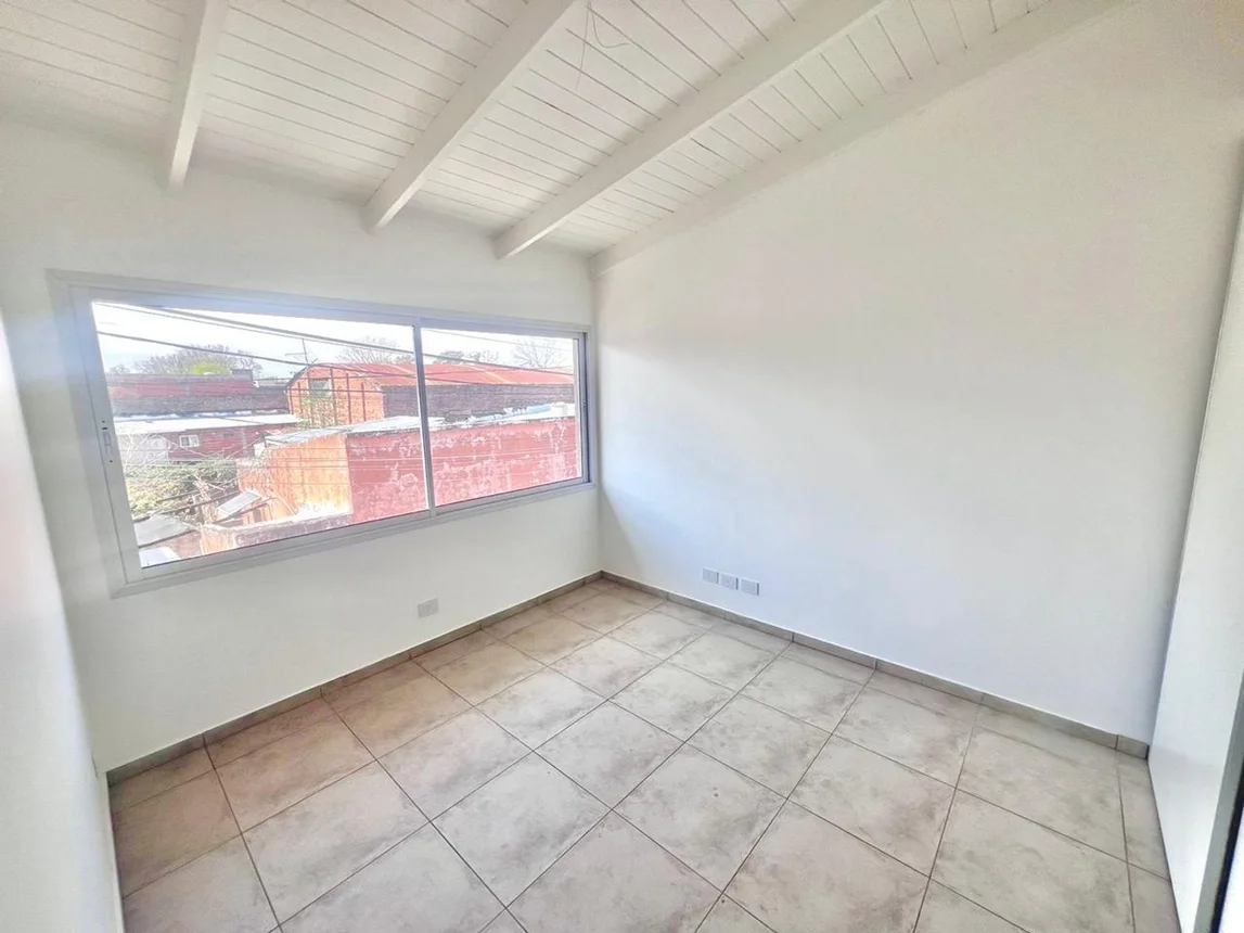 Casa dúplex de 2 ambientes en venta en Tigre, Arias 200