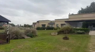 Fastuosa casa en venta sobre terreno 8640 m2