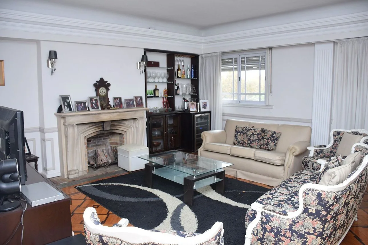 Departamento de 5 ambientes en venta en Villa General Mitre, Caracas 2200