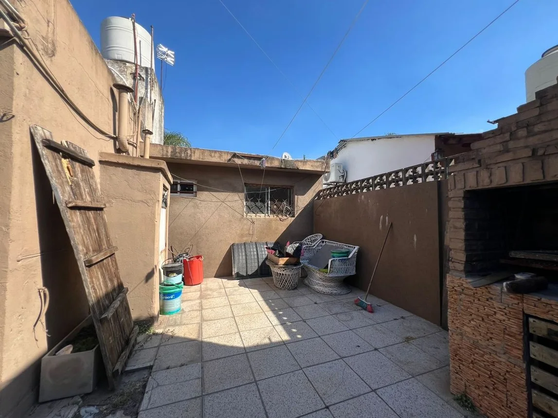 Casa de 5 ambientes en venta en Temperley, Juncal 2200, foto 3