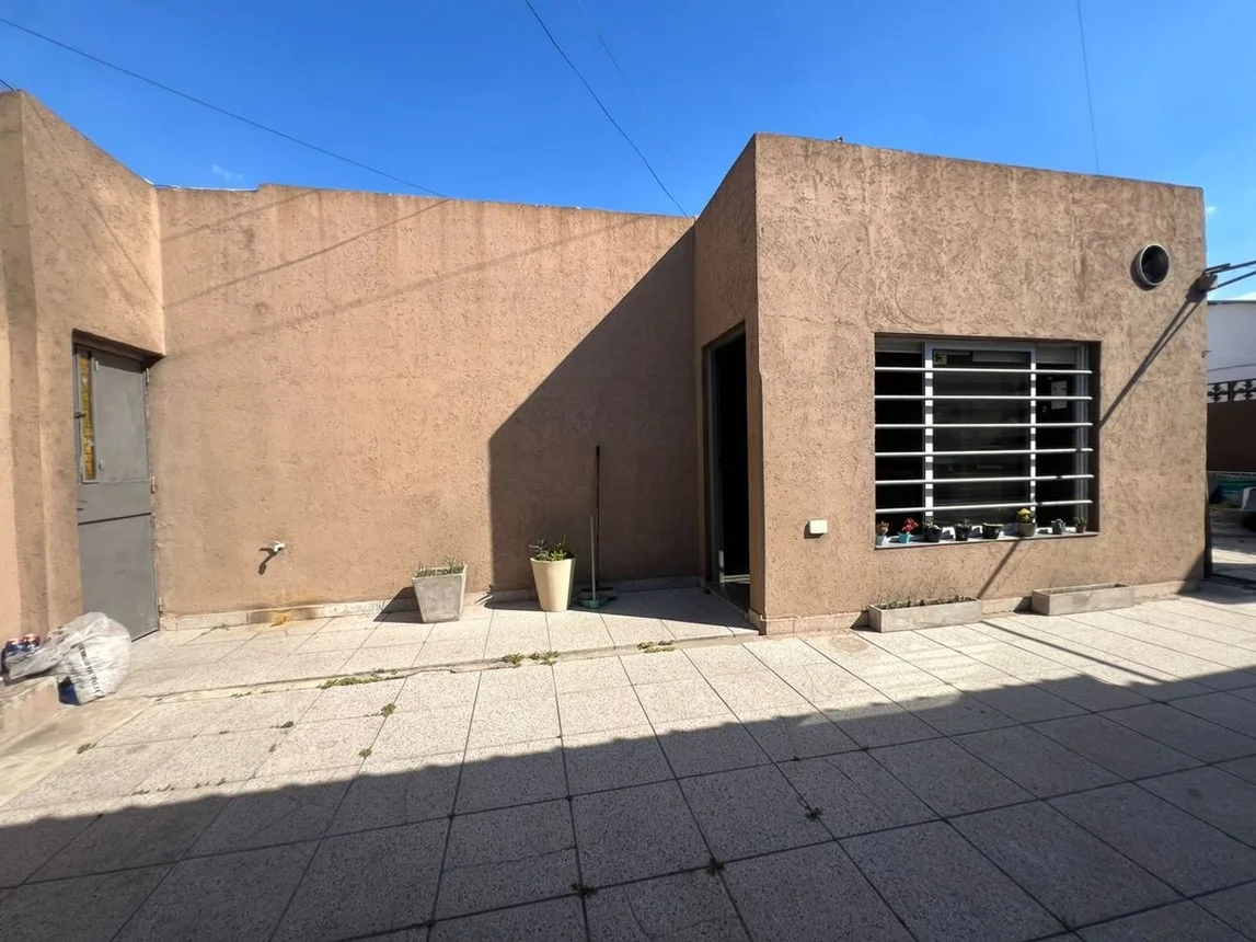 Casa de 5 ambientes en venta en Temperley, Juncal 2200, foto 2