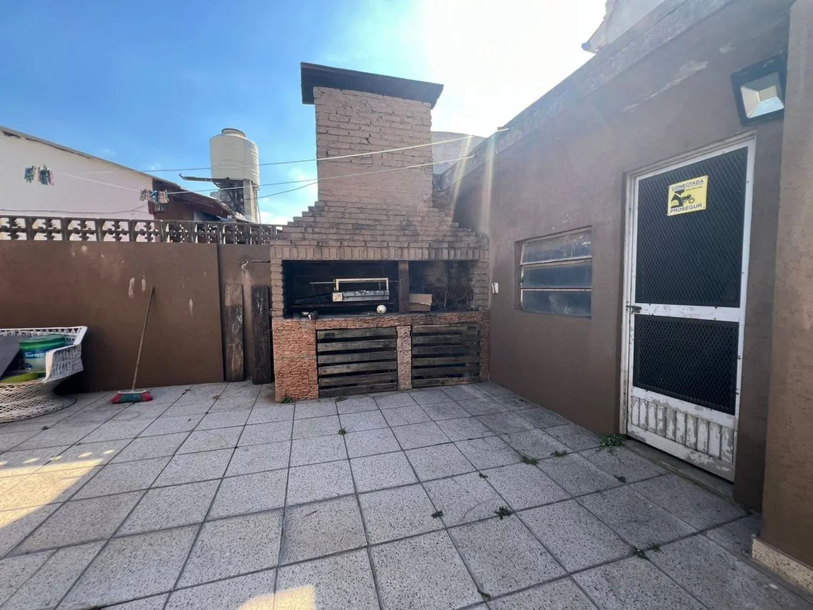 Casa de 5 ambientes en venta en Temperley, Juncal 2200, foto 4